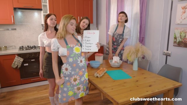 Если подружки собрались вместе однажды вечером, значит будет очень весело - #1