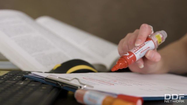 Хорошенькая секретарша с её постоянной анальной помощью - #1