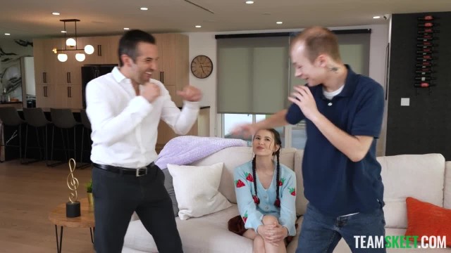 Падчерица, которая готова, с радостью насадится на прибор - #1