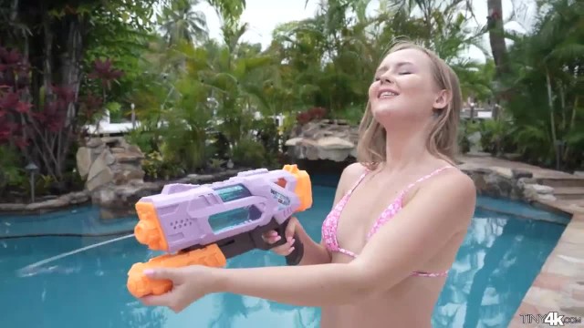 Огромный член нового знакомого невероятно сильно поразил - #1