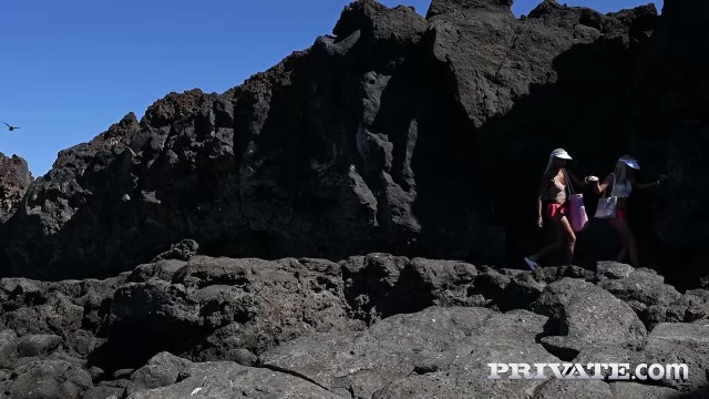 Рабочий пенис для вместительных отверстий белокурых потаскушек - #1