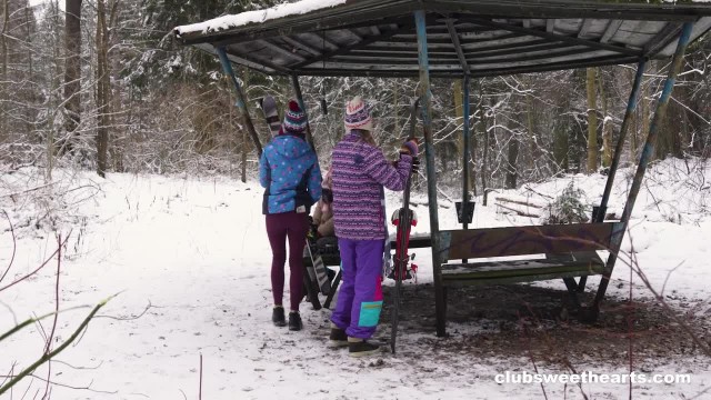 Русские лыжницы и их невероятно чувственная лесбийская оргия - #1