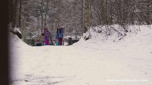 Русские лыжницы и их невероятно чувственная лесбийская оргия - #2